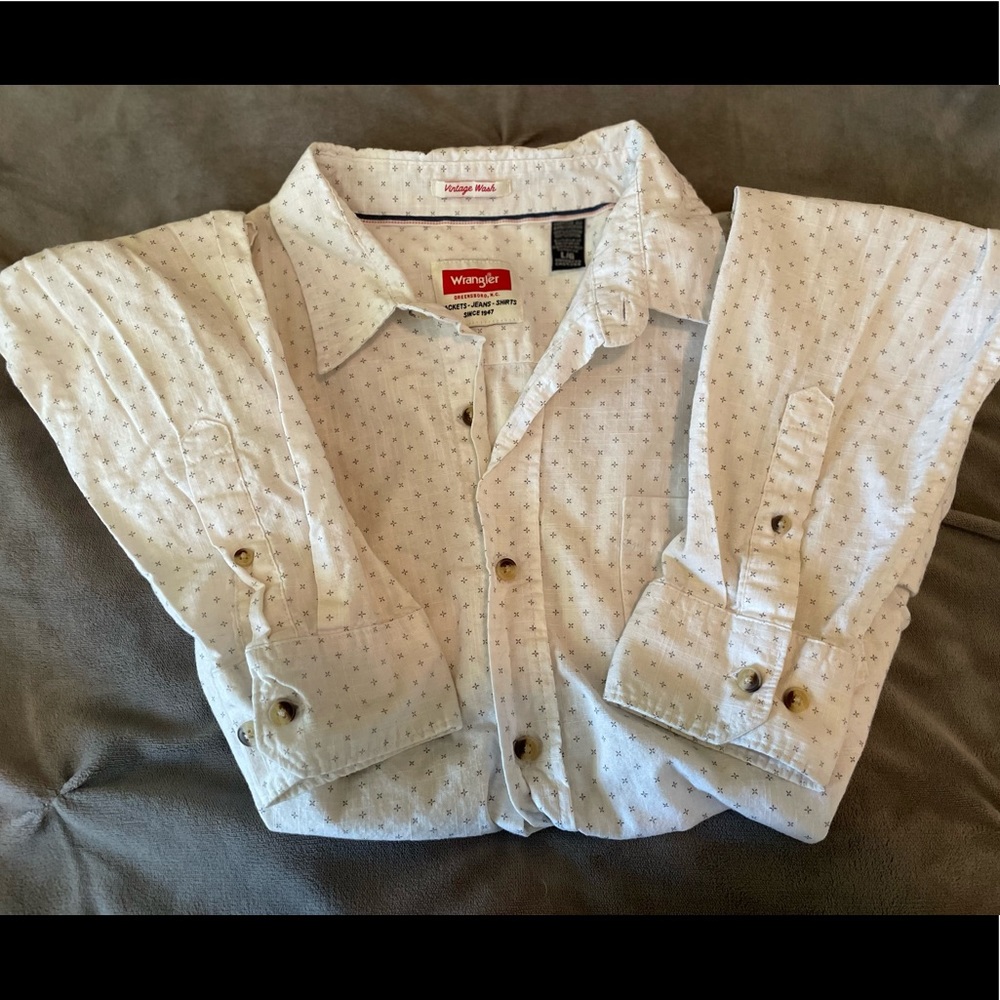 Wrangler Button Up / Size : L / White